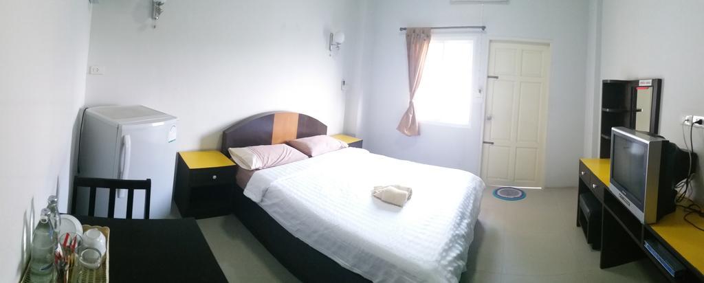Charoen Apartment Hotel Транг Екстер'єр фото